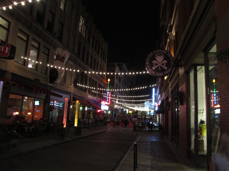 Pickwick & Frolic Restaurant and Club — Cleveland