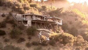 Abandoned Mulholland Drive Home Becomes Nuisance For Nearby Residents