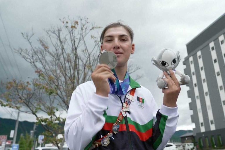 Afghan Cyclist Fariba Hashimi Wins Asian Games Silver Despite Taliban Oppression