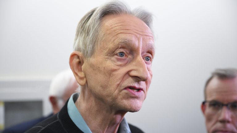 Ai Pioneer Hinton Warns Congress Has About A Year To Act On Ai Safeguards