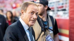 Al Michaels Commentary Falters In Packers Falcons Game Fans Voice Criticism