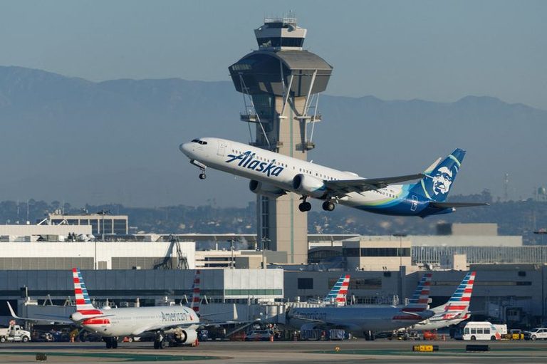 Alaska Air Pushes Premium Cabins And Lounges To Boost Earnings Amid High Fuel Co