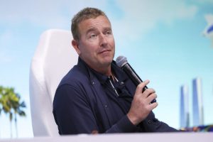 Amazon Extends Kirk Herbstreit S Thursday Night Football Contract With Replaceme