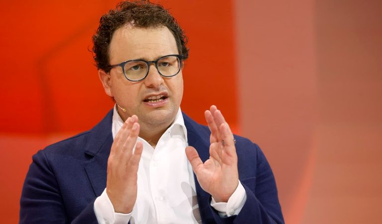 Anthropic Ceo Urges Industry To Pause Ai Development Amid Safety Concerns