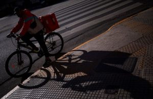 Argentine Gig Workers Face Soaring Fintech Loan Rates As Milei Reforms Tighten H