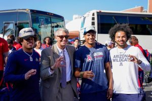 Arizona Wildcats Dominate Nau 35 7 In Season Opening Victory