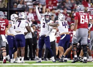Arizona Wildcats Rally From 14 0 Deficits To Win Back To Back Road Games