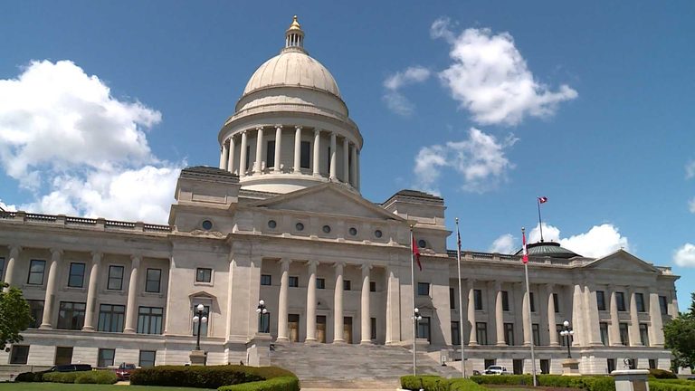 Arkansas Governor Sanders Calls Special Election For Vacant Senate Seat