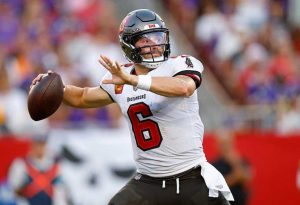 Baker Mayfield Sidelined For Three Weeks After Thumb Injury Buccaneers Turn To J