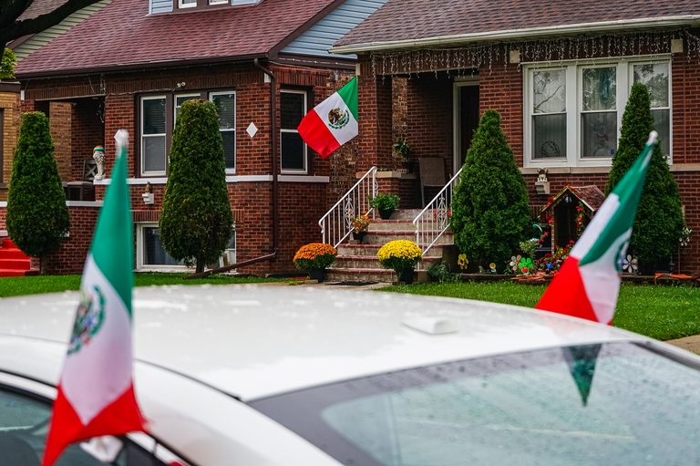 Belmont Cragin Becomes Chicago S Largest Latino Neighborhood Shifting Demographi
