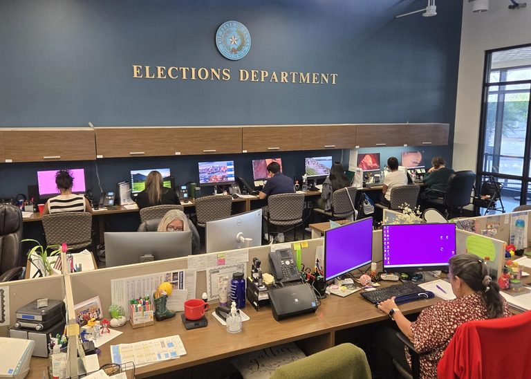 Bexar County Election Office To Process 45 000 Voter Registrations After Dps Gli