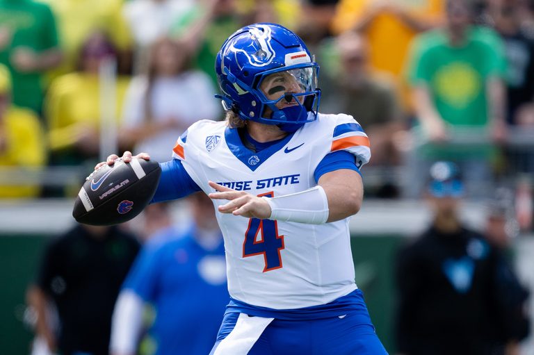 Boise State Crushes Western Michigan 32 7 Boosts Playoff Hopes