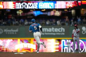 Brewers Dominate Reds 20 0 To Lock In Nl Playoff Berth