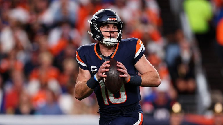 Broncos Rally From 16 0 Halftime Deficit To Defeat Rams In Thrilling Denver Show