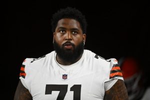 Browns Right Tackle Tytus Howard Fined 12 537 For Preseason Tripping