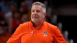 Bruce Pearl Praises Robert Kraft S Decision To Bar Macklemore From Gillette Stad