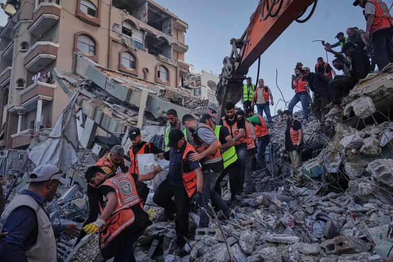 Building Collapse In Gaza City Kills 21 Amid Ongoing Humanitarian Crisis