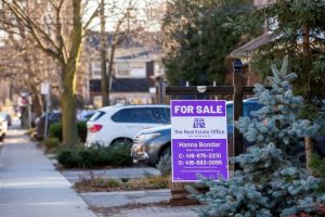 Canadian Home Sales Slip In August Amid Higher Mortgage Rates