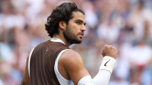Carlos Alcaraz S Shirtless Moment Draws Crowd Excitement At Us Open