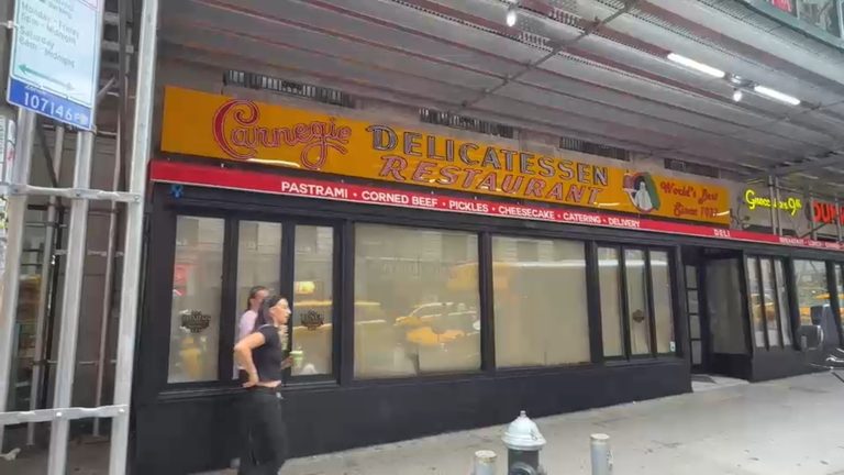 Carnegie Deli Returns To Midtown Manhattan After Ten Year Hiatus