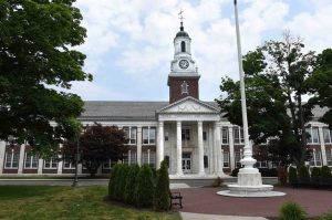 Ccsu President Zulma Toro Resigns After Bullying Complaint