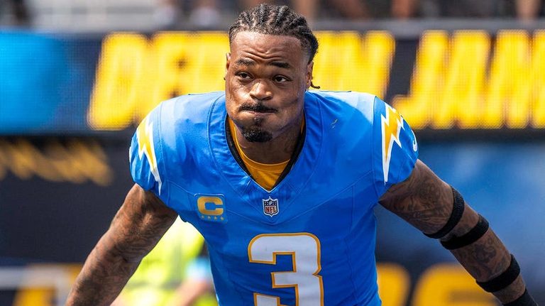 Chargers Safety Derwin James Calls Defense S Early Play Trash And Demands Improv