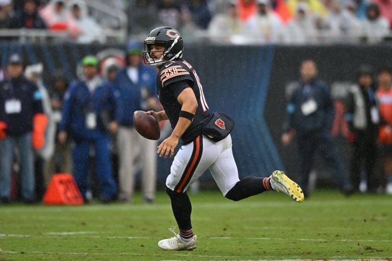 Chicago Bears Quarterback Caleb Williams Carted Off With Leg Injury Vs Vikings