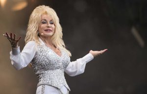 Cincinnati And Newport Celebrate Dolly Parton Day With Books Music And Community