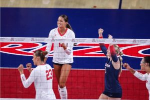 Cisneros Shines As Arizona Tops Utep 3 1 In Pivotal Volleyball Matchup