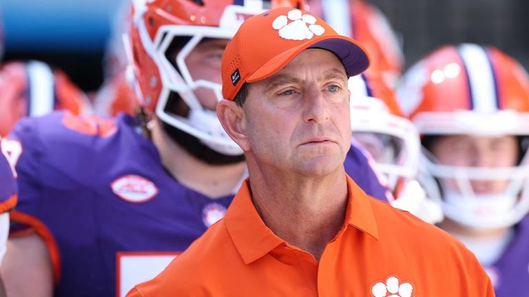 Clemson Coach Dabo Swinney Calls Lsu S Use Of Former Nfl Players Embarrassing