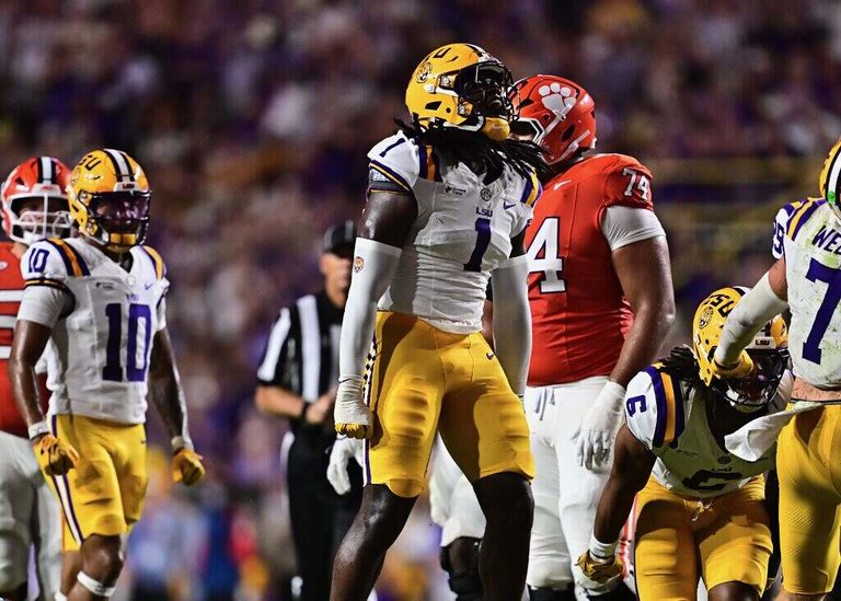 Clemson Suffers 51 10 Loss To Lsu Swinney S Offensive Overhaul Under Fire
