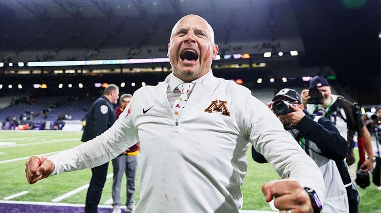Coach Pj Fleck S Emotional Celebration After Gophers 27 24 Win In Seattle