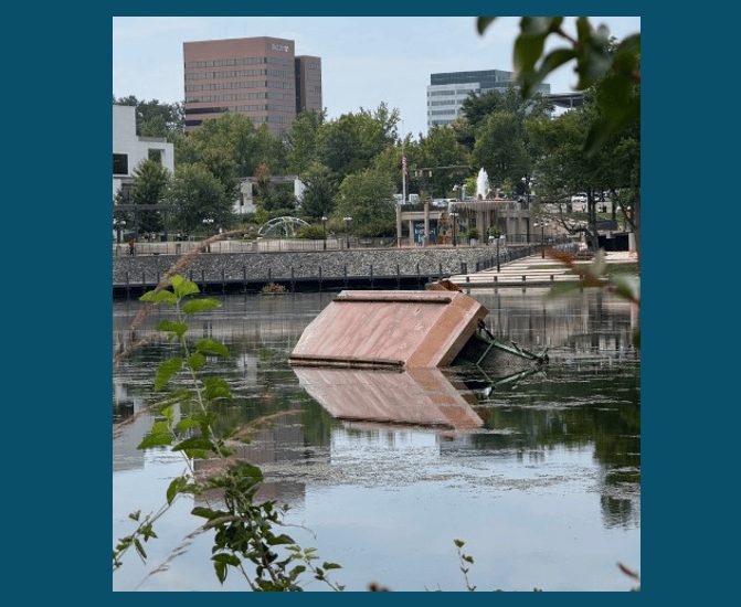 Columbia Association Aqua Mower Capsizes In Lake Kittamaqundi Staff Unharmed