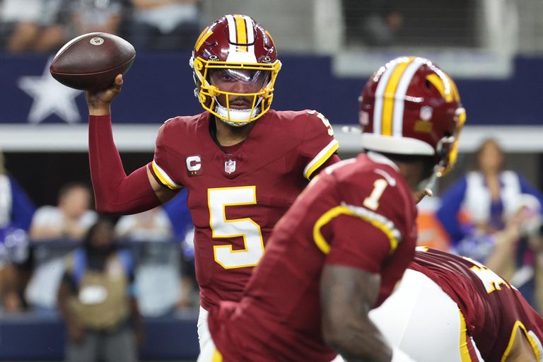 Commanders Quarterback Jayden Daniels Carted Off With Left Elbow Injury At Dalla