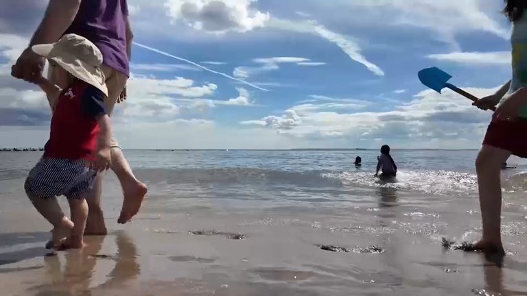 Coney Island Beach Crowds Enjoy Final Summer Days Before Nyc Schools Resume