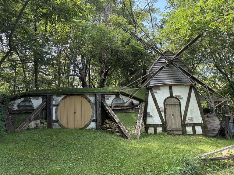 Connersville S Hobbit Inspired Rackshire Village Hosts Annual Tolkien Festival