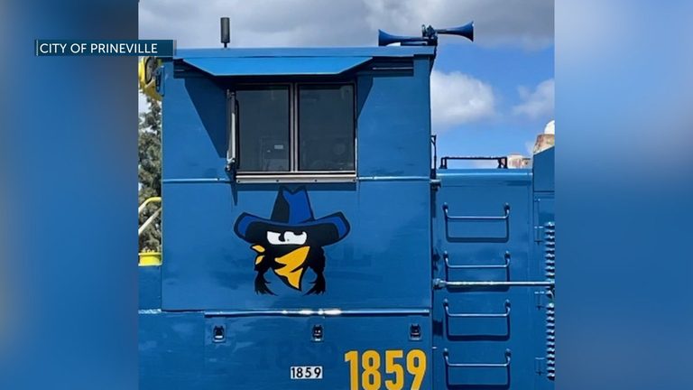 Crook County High School Students Redesign Prineville Train Locomotive
