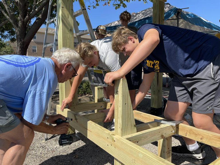 Dallas Eagle Scout Builds Shaded Ride Share Station For Seniors At Juliette Fowl