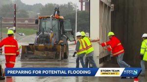 Des Moines Prepares For Possible Flooding As Raccoon River Rises