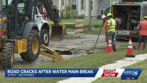 Des Moines Water Main Break Closes Eighth Street In Highland Park