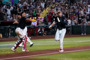 Diamondbacks Walk Off Yankees On 25Th Anniversary Night In Phoenix