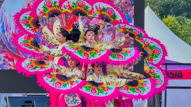 Dream Asia Festival Brings Asian Food Art And Family Fun To Oaks