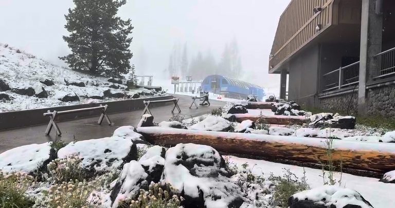 Early Snow Hits Mt Bachelor As Resort Shifts To Fall Hours And Hosts Passholder