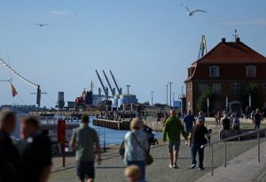 East West Wealth Gap Persists In Germany Despite Employment Gains