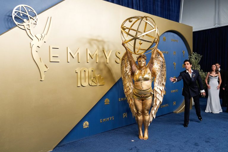 Emmy Awards Buzz Crowded Lobby 9 Popcorn And A Nominee Dressed As The Trophy