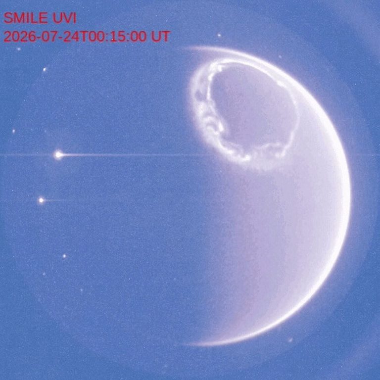 Esa China Smile Spacecraft Captures Full Ultraviolet Aurora Ring Around North Po