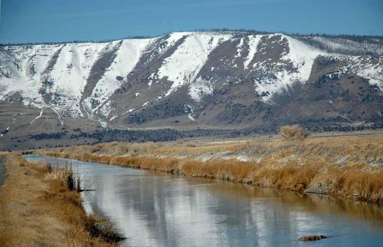 Explore Summer Lake Premier Birding Oasis Hot Springs And Winter Ridge Hike