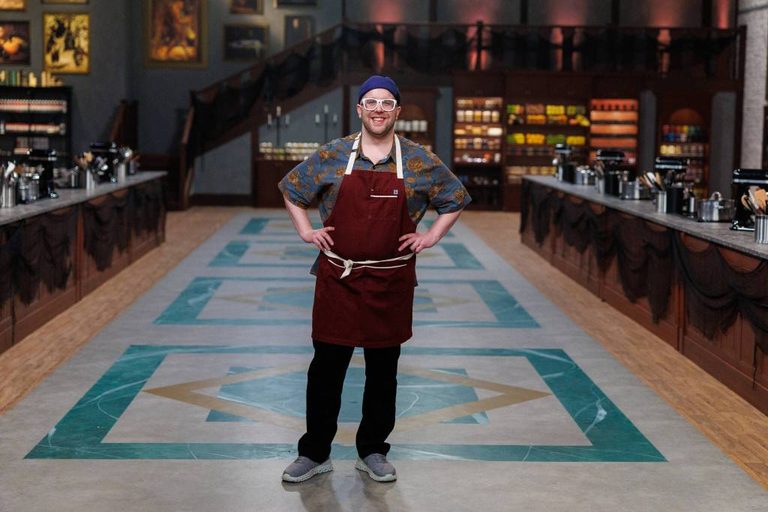 Fall City Baker Caleb King Competes On Food Network S Halloween Baking Champions