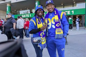 Fans Flock To Melbourne Cricket Ground For Historic Rams 49Ers Nfl Opener