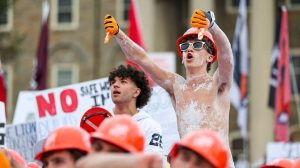 Fans Slam Espn S College Gameday For Live Performance Mishap